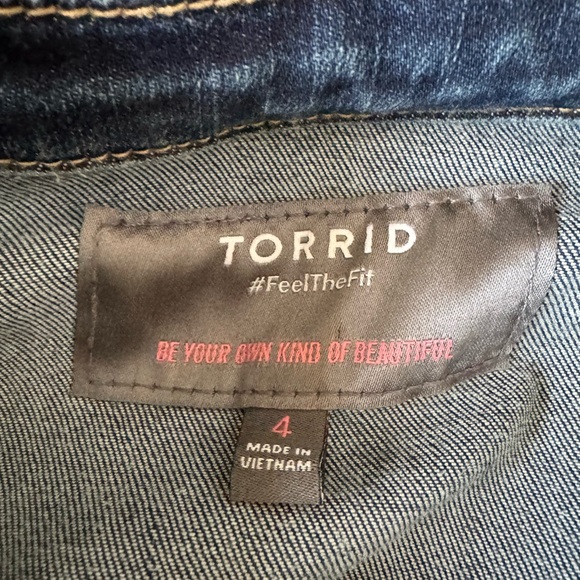 TORRID JEAN JACKET! Wonderful awesome Jean jacket. Women’s. - Picture 2 of 15
